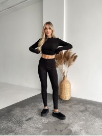 Жіночий теплий термокостюм чорного кольору 35659