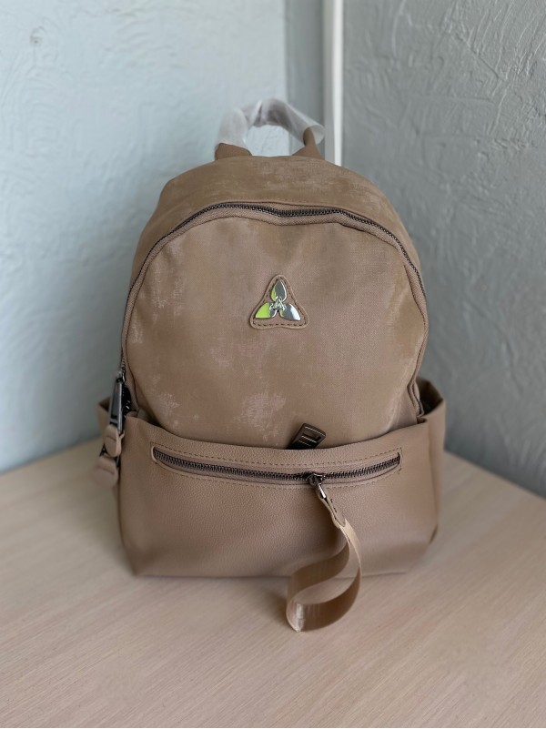 Жіночий базовий рюкзак із еко-шкіри + текстиль бежевого кольору 35662