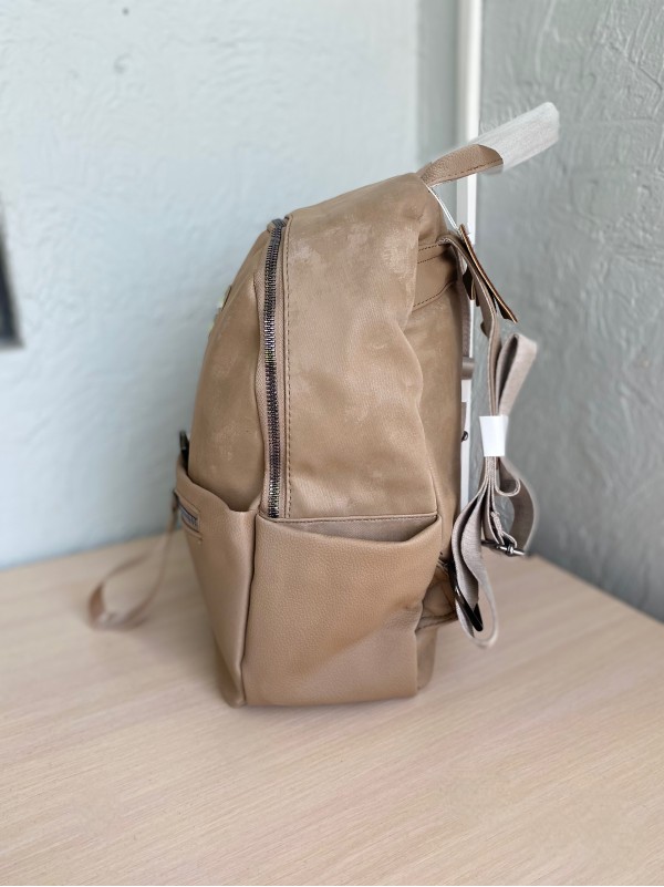 Жіночий базовий рюкзак із еко-шкіри + текстиль бежевого кольору 35662