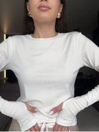 Жіночий легкий лонгслів у рубчик молочного кольору 35671