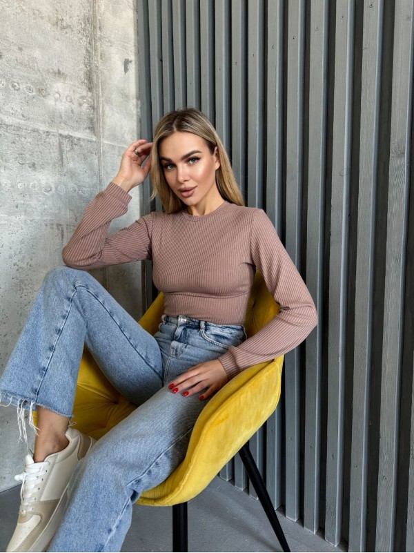 Жіночий топ із рукавом в рубчик кавового кольору 35675