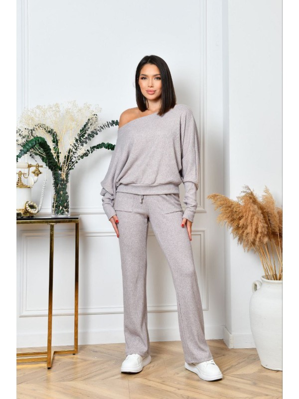 Ангоровий прогулянковий костюм бежевого кольору 35677