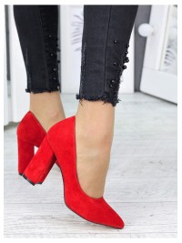 Замшеві жіночі туфлі на каблуку червоного кольору 35681