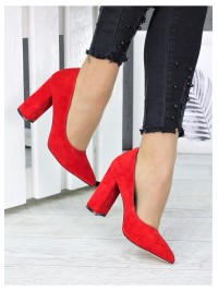 Замшеві жіночі туфлі на каблуку червоного кольору 35681