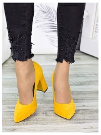 Замшеві жіночі туфлі на каблуку жовтого кольору 35686