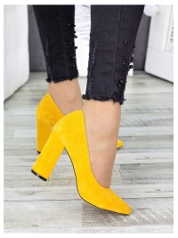 Замшеві жіночі туфлі на каблуку жовтого кольору 35686