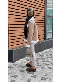 Жіноча дублянка бежевого кольору 35687