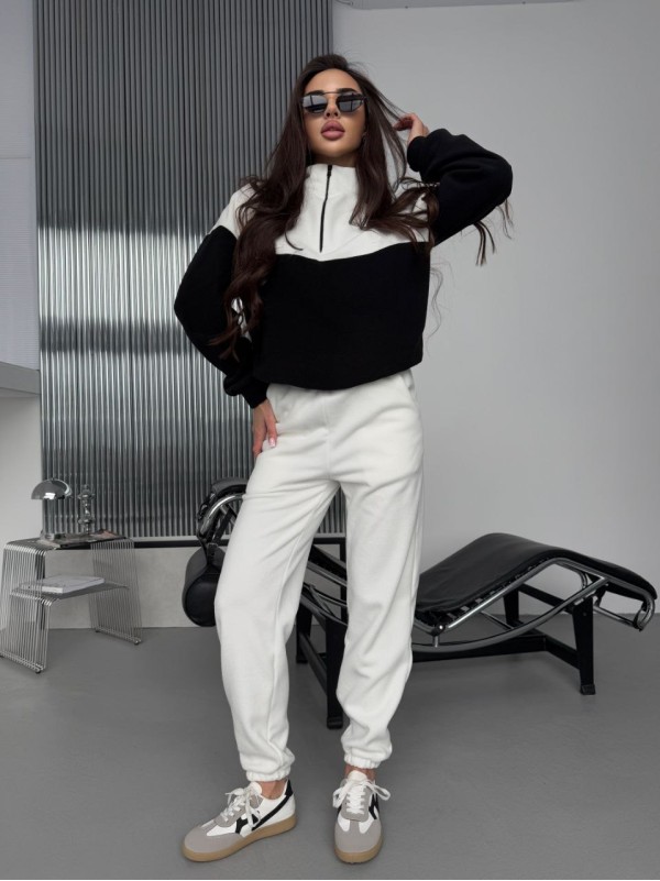 Жіночий костюм флісовий чорного кольору 35691