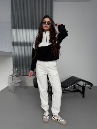 Жіночий костюм флісовий чорного кольору 35691