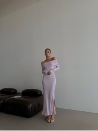 Довга сукня з ангори з відкритими плечима лавандового кольору 35697