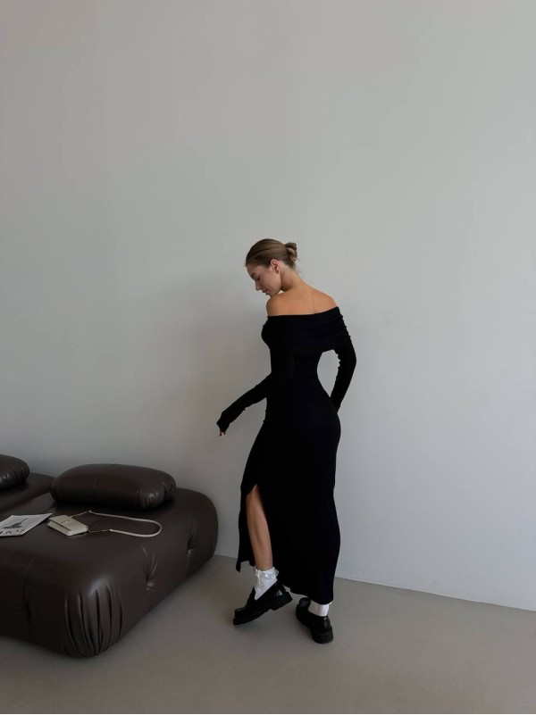 Довга сукня з ангори з відкритими плечима чорного кольору 35698