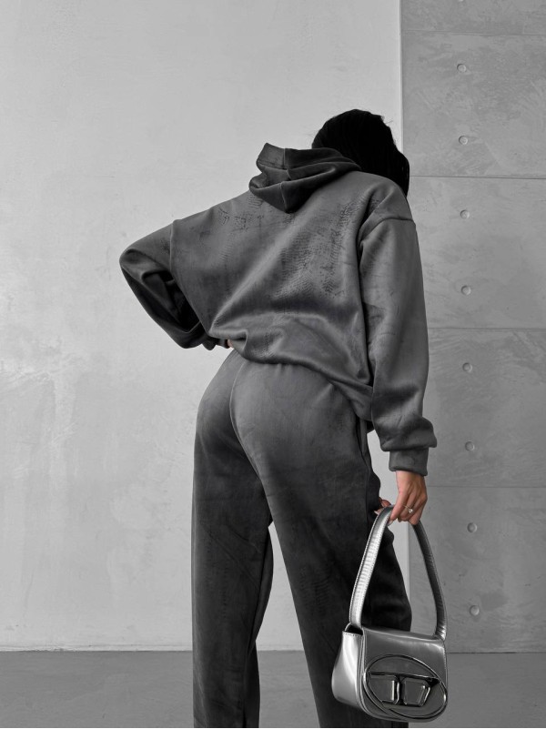 Жіночий теплий велюровий костюм з капюшоном графiтового кольору 35699