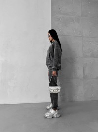 Жіночий теплий велюровий костюм з капюшоном графiтового кольору 35699