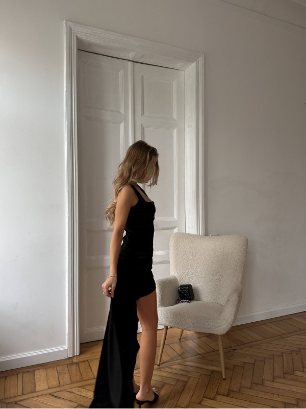 Вечірня оксамитова сукня мiні зiшлейфом чорного кольору 35713