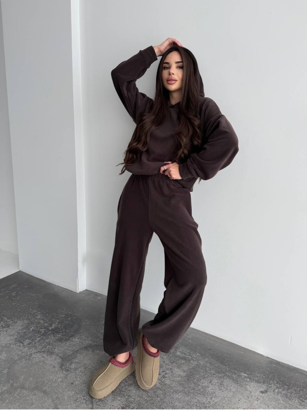 Жіночий костюм iз плюшевого флісу коричневого кольору 35716