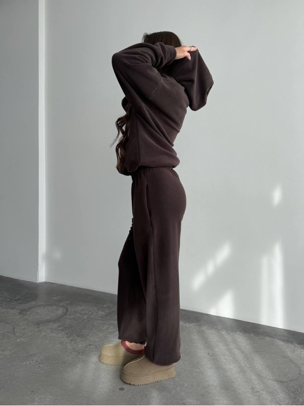 Жіночий костюм iз плюшевого флісу коричневого кольору 35716