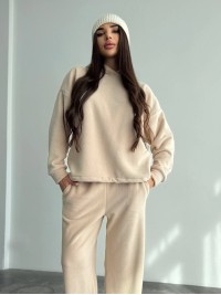 Жіночий костюм iз плюшевого флісу бежевого кольору 35717