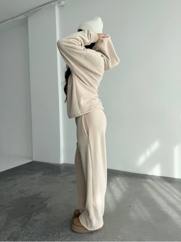 Жіночий костюм iз плюшевого флісу бежевого кольору 35717