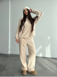 Жіночий костюм iз плюшевого флісу бежевого кольору 35717