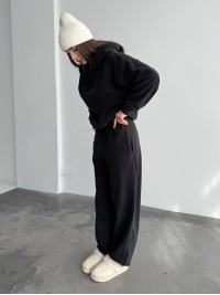 Жіночий костюм iз плюшевого флісу чорного кольору 35719