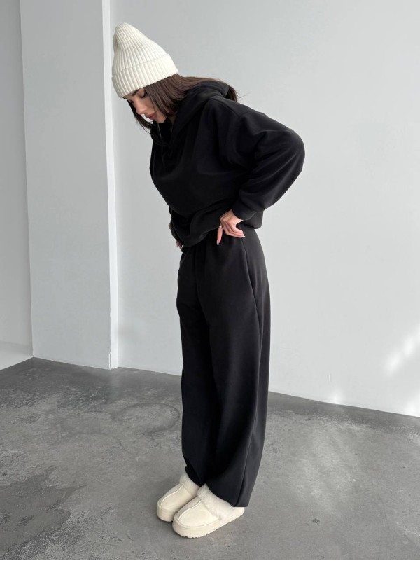 Жіночий костюм iз плюшевого флісу чорного кольору 35719