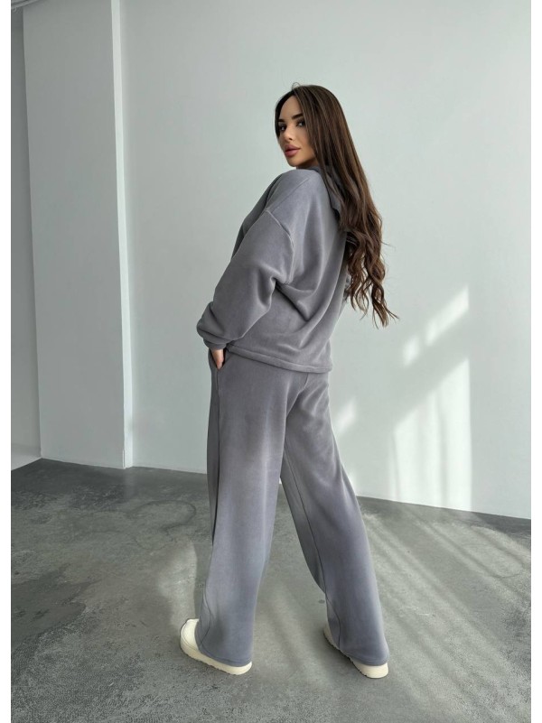 Жіночий костюм iз плюшевого флісу сiрого кольору 35720