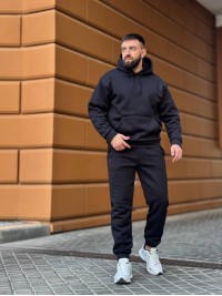 Теплий чоловічий костюм з капюшоном чорного кольору 35749