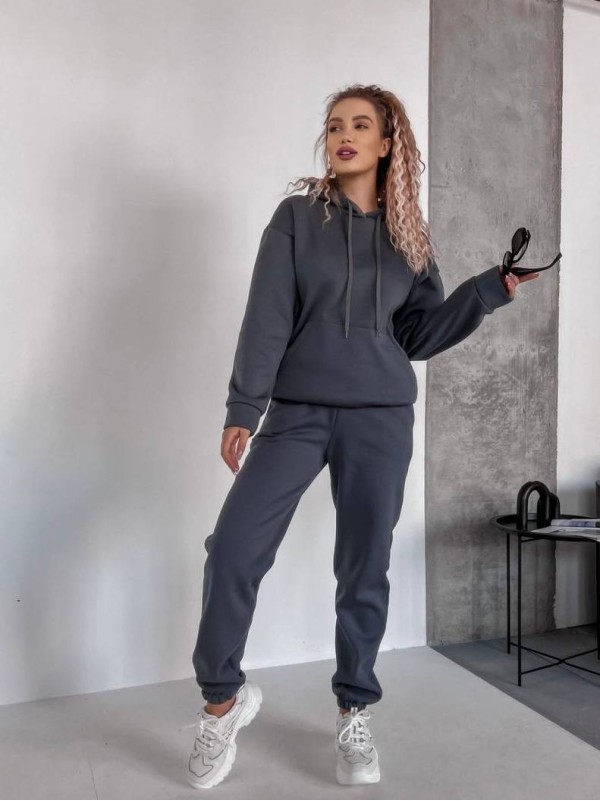 Жіночий спортивний костюм на флісi з капюшоном графiтового кольору 35762