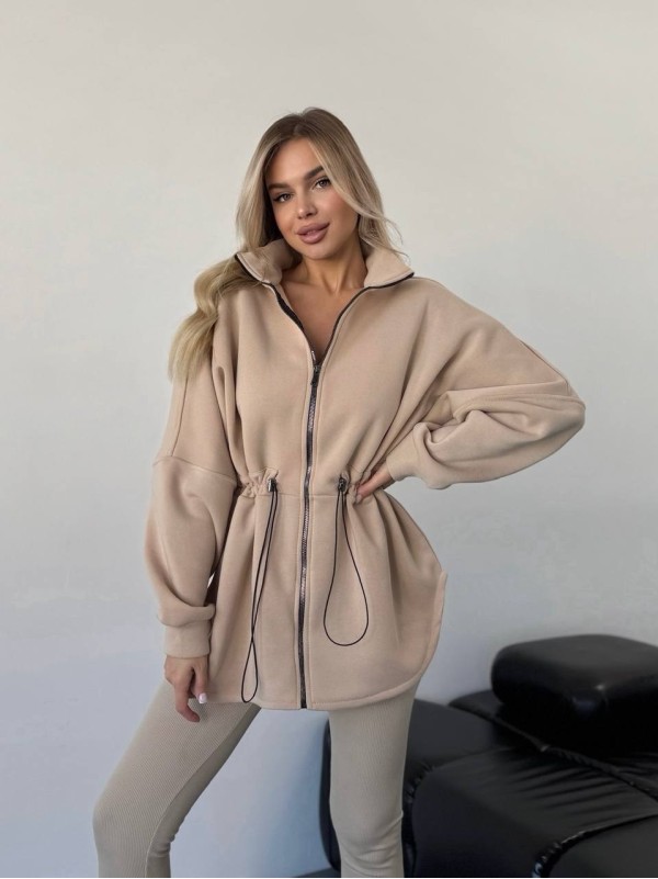 Жіноча тепла кофта на блискавці бежевого кольору 35793