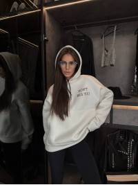 Жіноче тепле худі з малюнком молочного кольору 35794