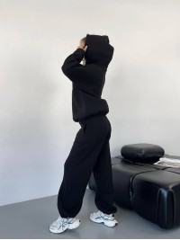 Теплий жiночий костюм з капюшоном чорного кольору 35810