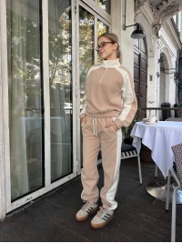Жіночий теплий костюм з флісу бежевого кольору 35814