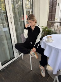 Жіночий теплий костюм з флісу чорного кольору 35816