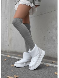 Жіночі уггі з натуральної шкіри (байка) білого кольору 35830