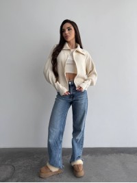 Базовий жіночий светр зi змiкою молочного кольору 35842