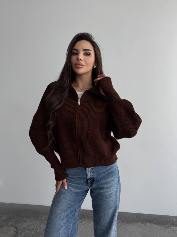 Базовий жіночий светр зi змiкою коричневого кольору 35843