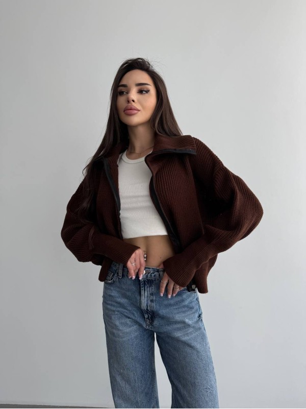 Базовий жіночий светр зi змiкою коричневого кольору 35843