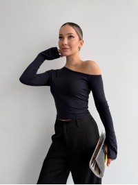 Жіночий легкий лонгслів на одне плече графiтового кольору 35847