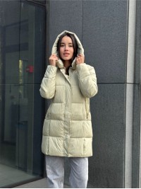 Жіноча демiсезонна куртка з капюшоном оливкового кольору 35862