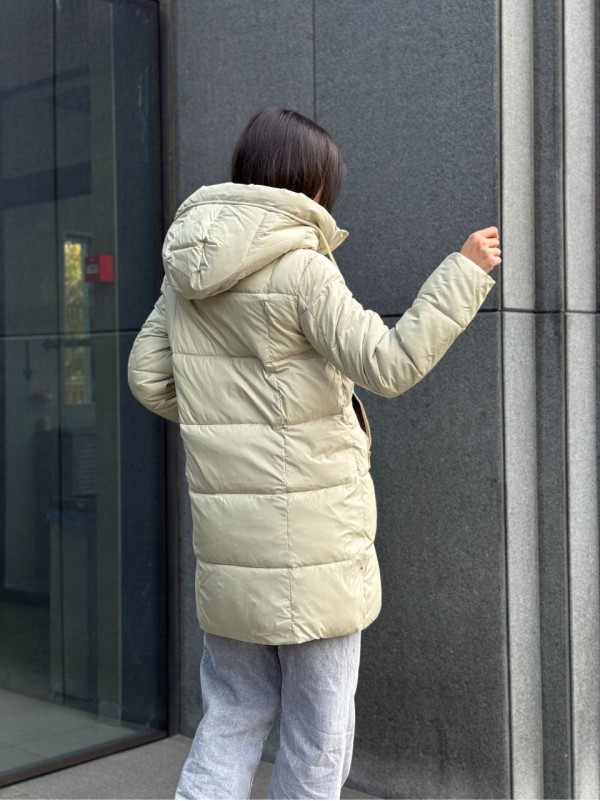 Жіноча демiсезонна куртка з капюшоном оливкового кольору 35862