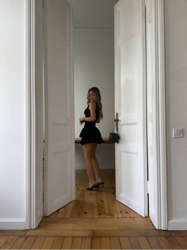 Вечiрня сукня мiнi з оксамиту чорного кольору 35872