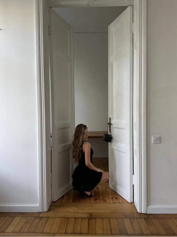 Вечiрня сукня мiнi з оксамиту чорного кольору 35872