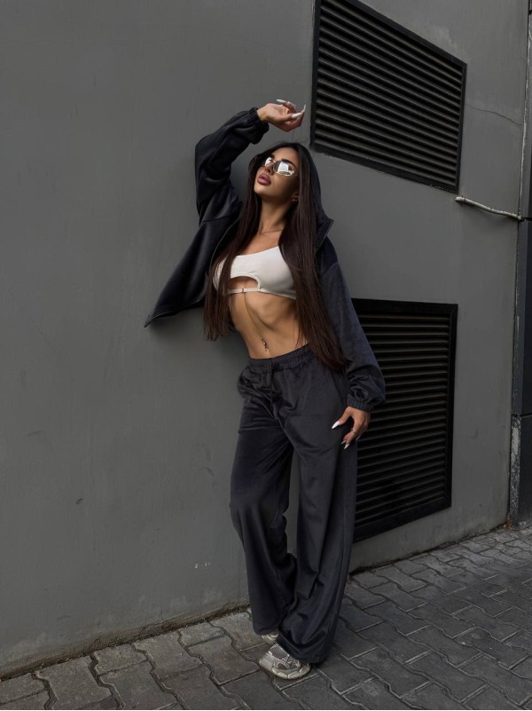 Велюровий жіночий костюм з начісом графiтового кольору 35881