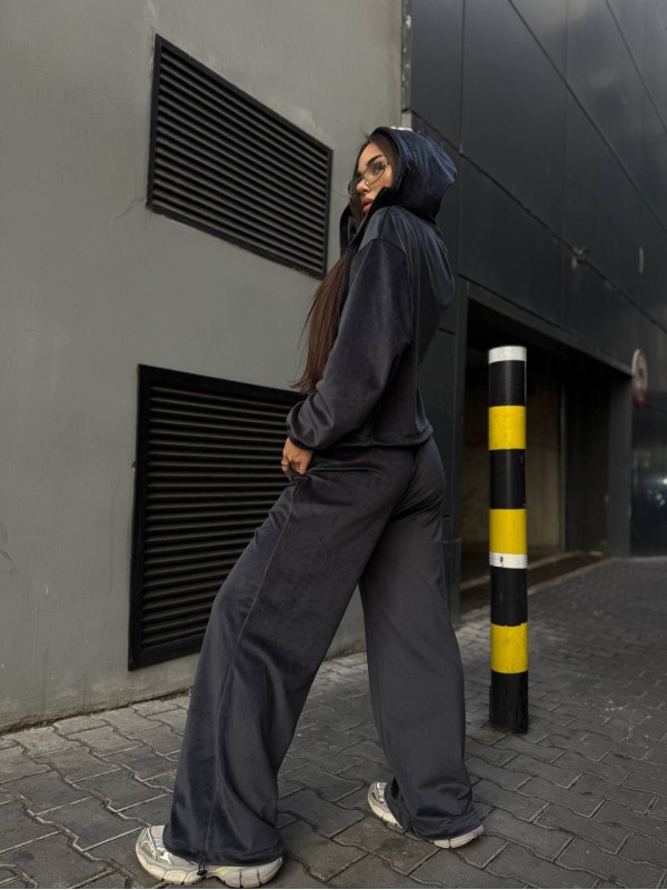 Велюровий жіночий костюм з начісом графiтового кольору 35881