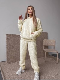 Жіночий теплий костюм з хутра Теддi молочного кольору 35882