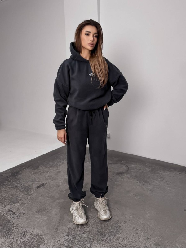 Жіночий костюм флісовий з капюшоном графiтового кольору 35897