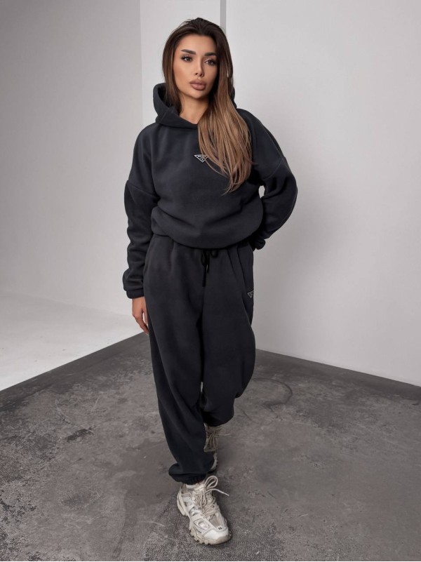 Жіночий костюм флісовий з капюшоном графiтового кольору 35897
