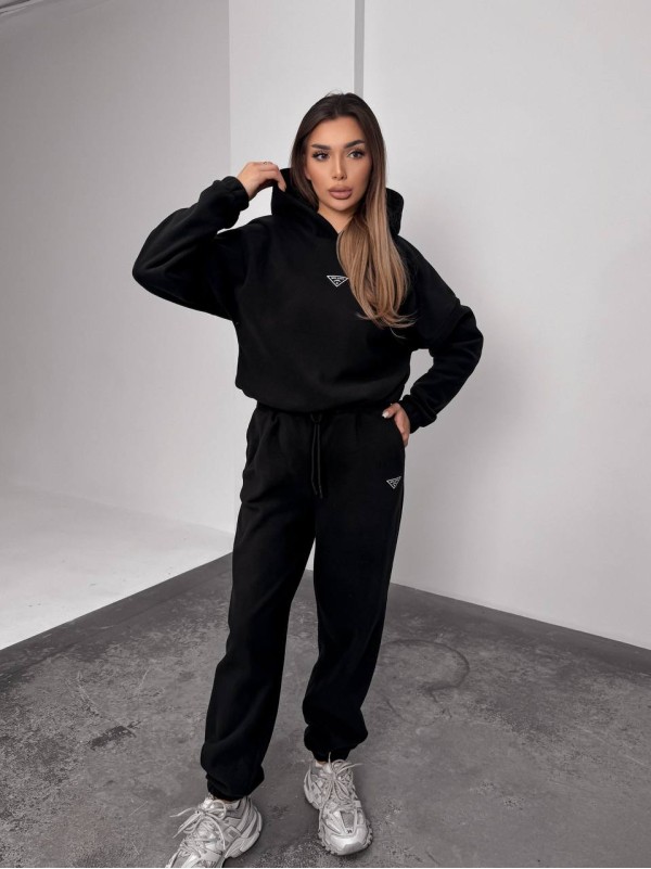 Жіночий костюм флісовий з капюшоном чорного кольору 35899