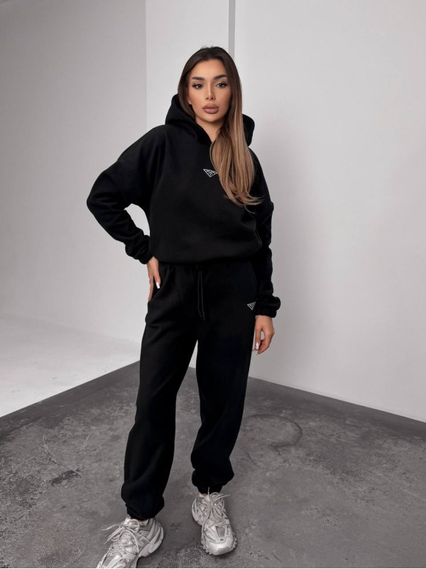 Жіночий костюм флісовий з капюшоном чорного кольору 35899