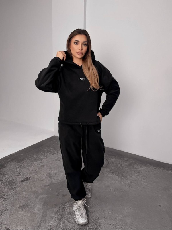 Жіночий костюм флісовий з капюшоном чорного кольору 35899